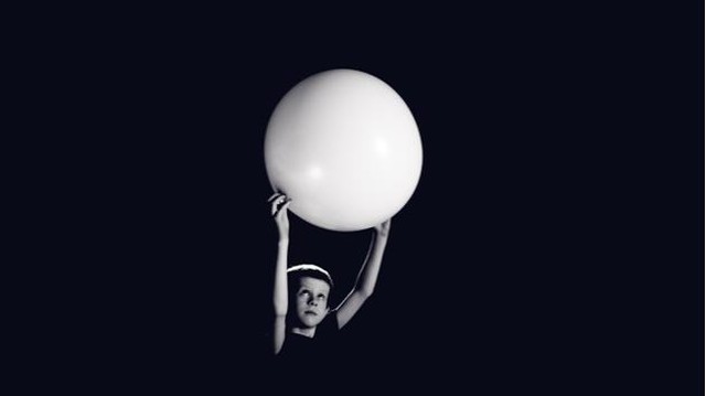Be on the ball 