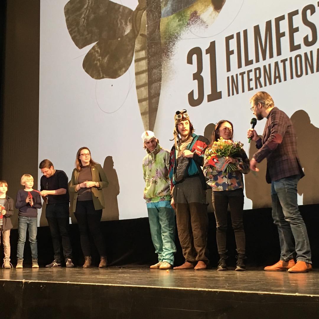 ffdd19 Impressions