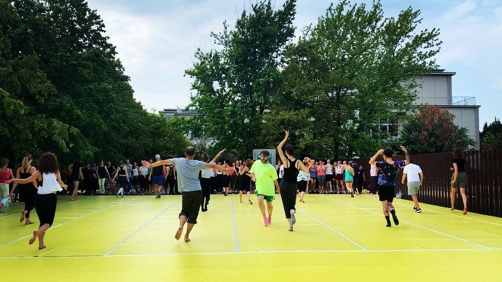 Public Moves with Ch
