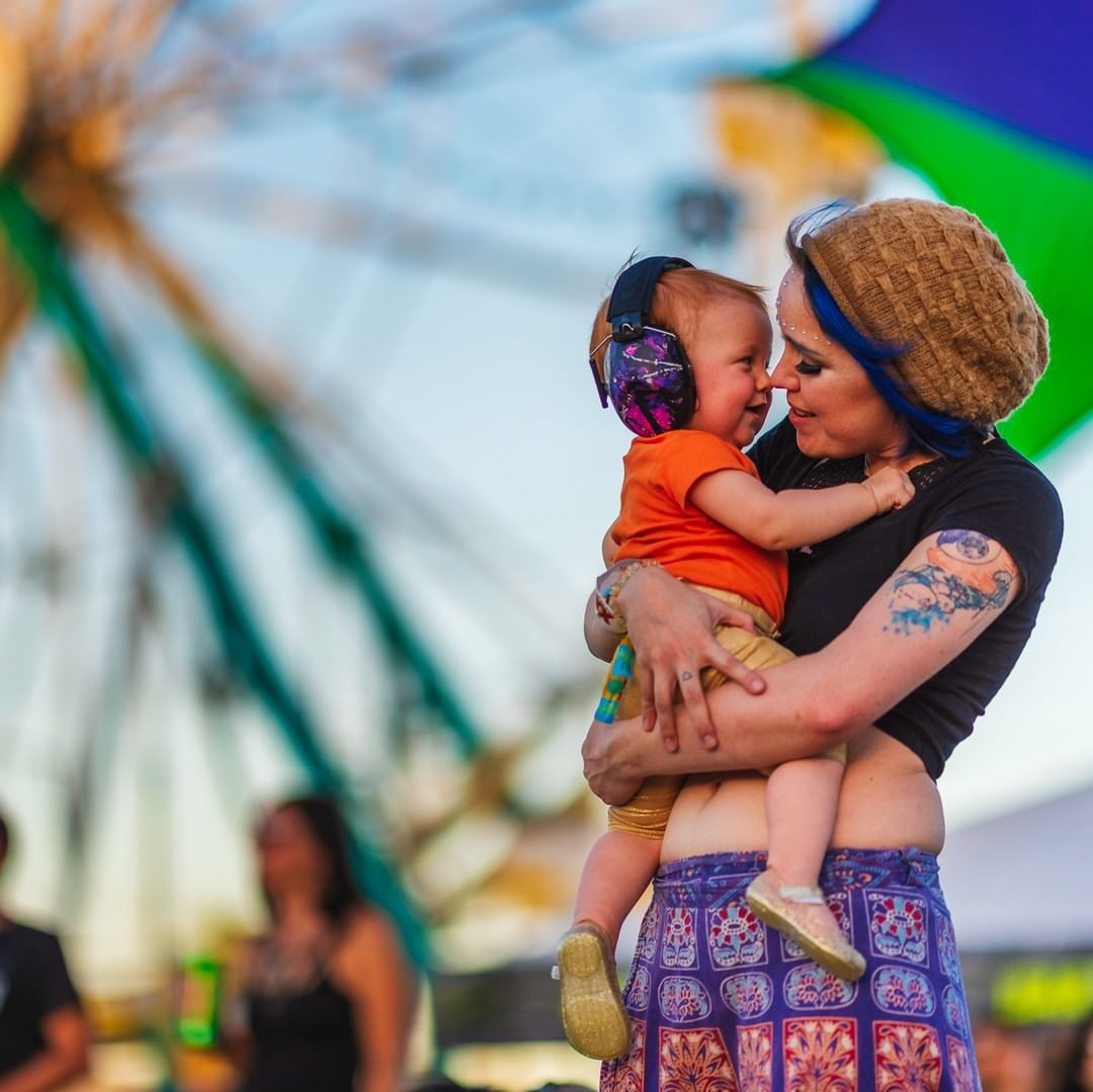 Moms Make Life BEAUT
