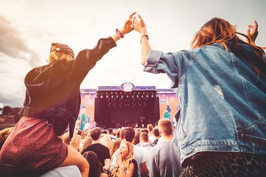 Friends who Lolla t