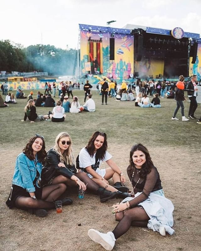 Lolla Girls T