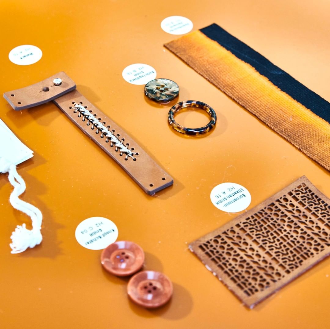 Modern accessories a