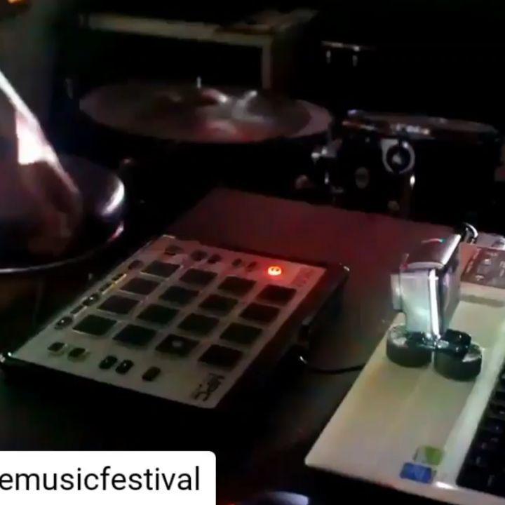 Repost samplemusic