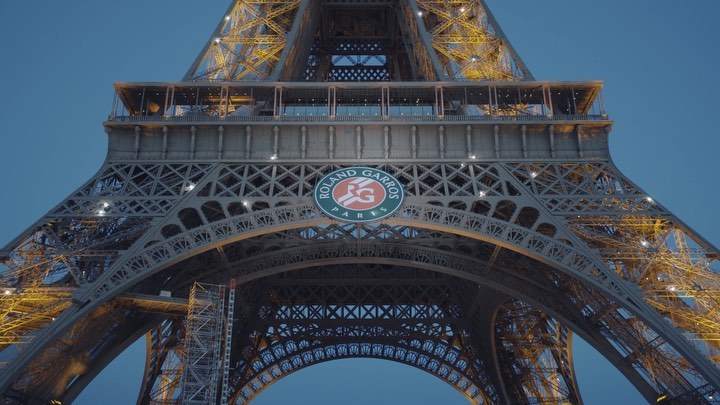 Decking Paris out in