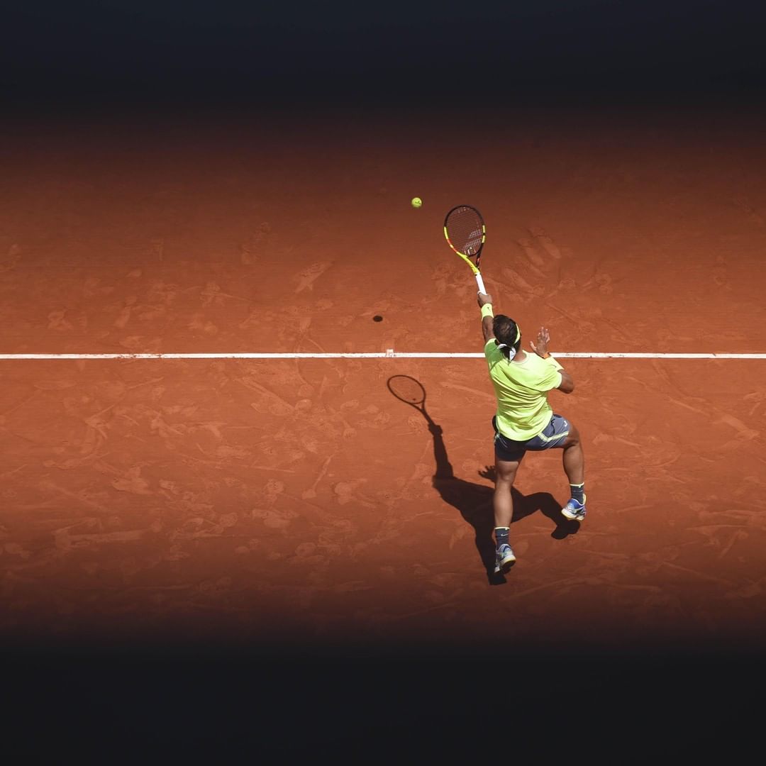 Play between light a