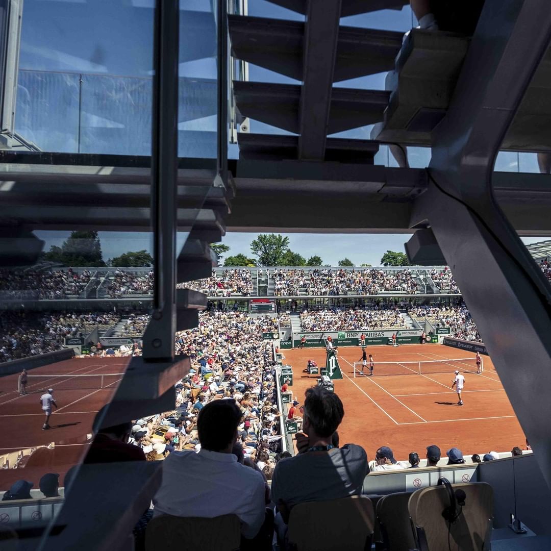 Reflection on the Si