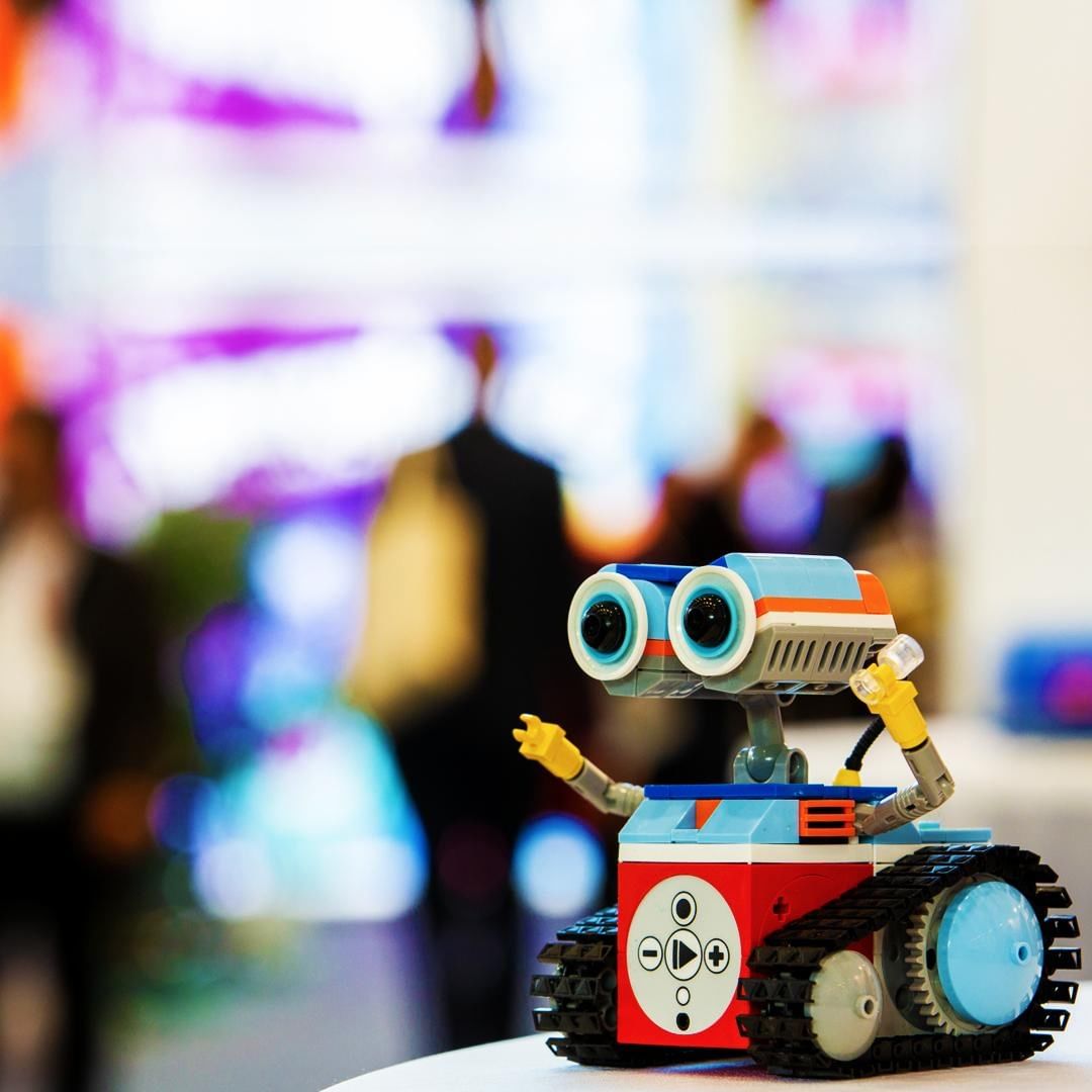 Electronic toys are 