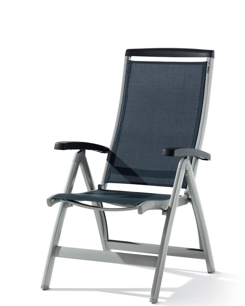 The folding armchair