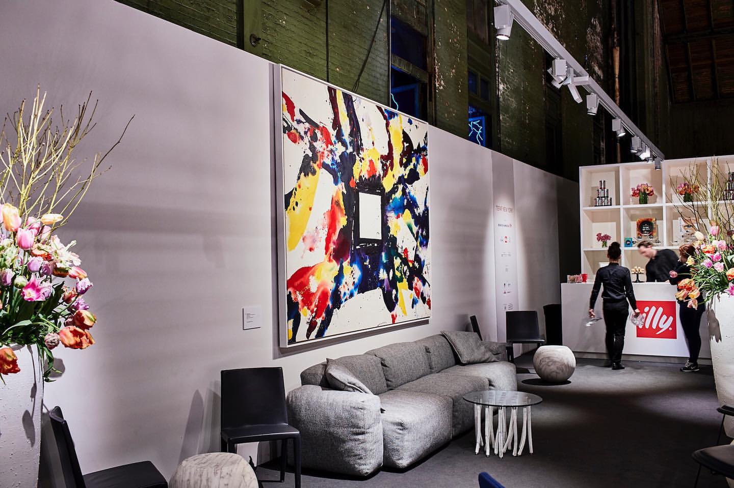 Spectacular surround