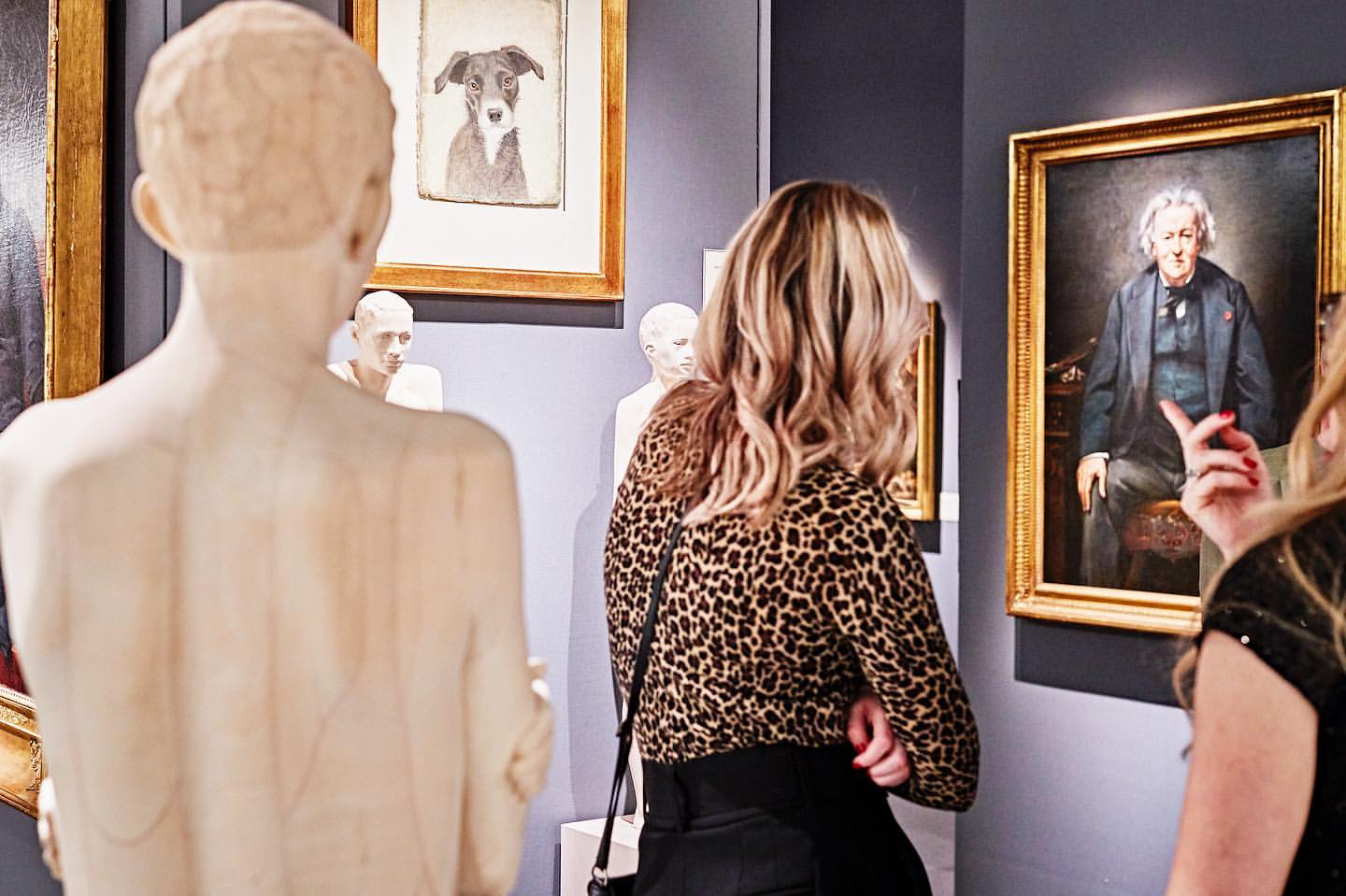 Art viewing is in st