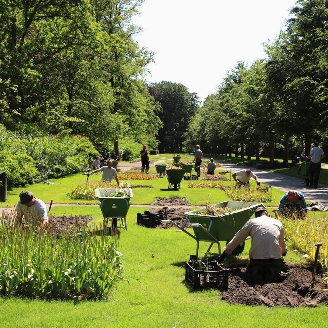 The gardeners are al