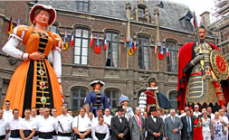 فستیوال عروسک های غول پیکر فرانسه  logo ilikevents