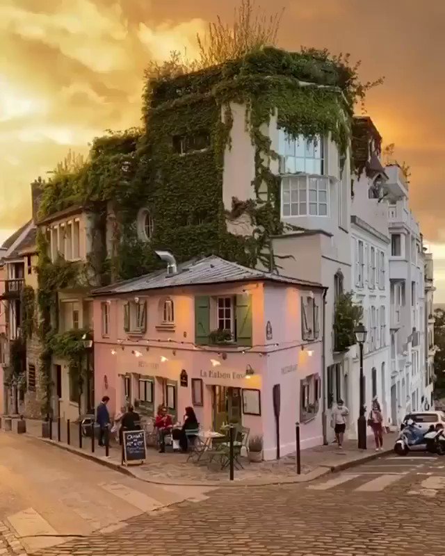 An insanely photogen
