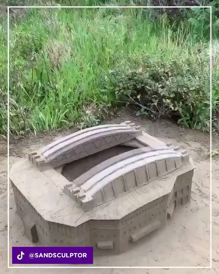 Centre Court sculpte