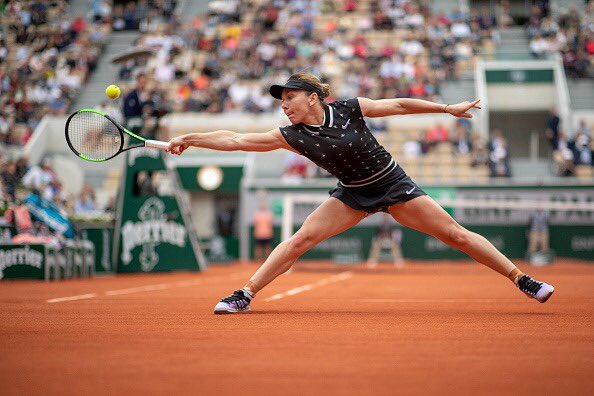 RT SimonaHalep Wh